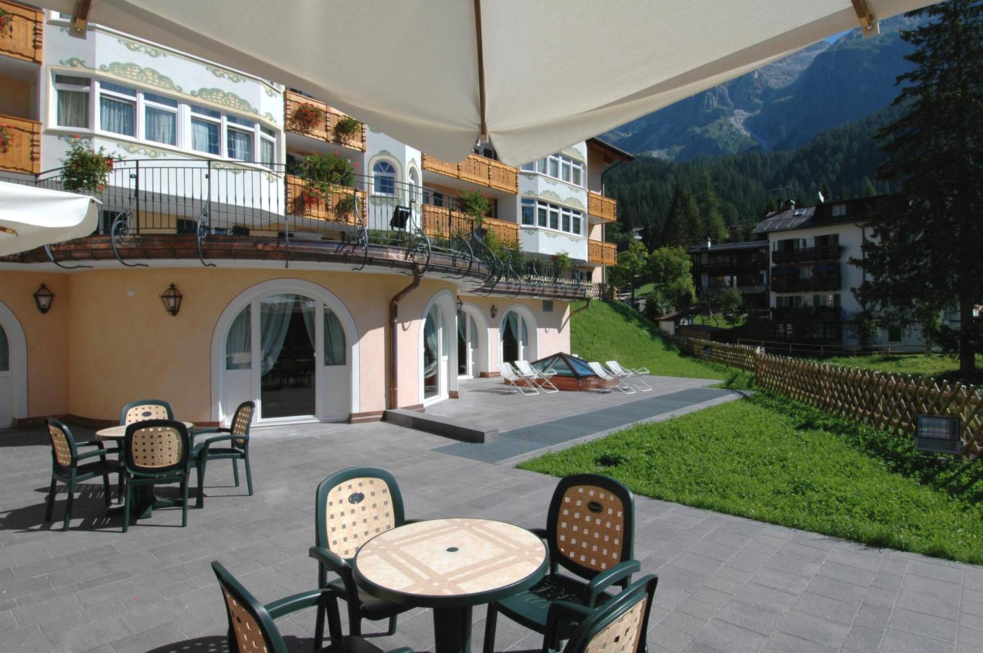 Residence Pez Gajard San Martino Di Castrozza Buitenkant foto