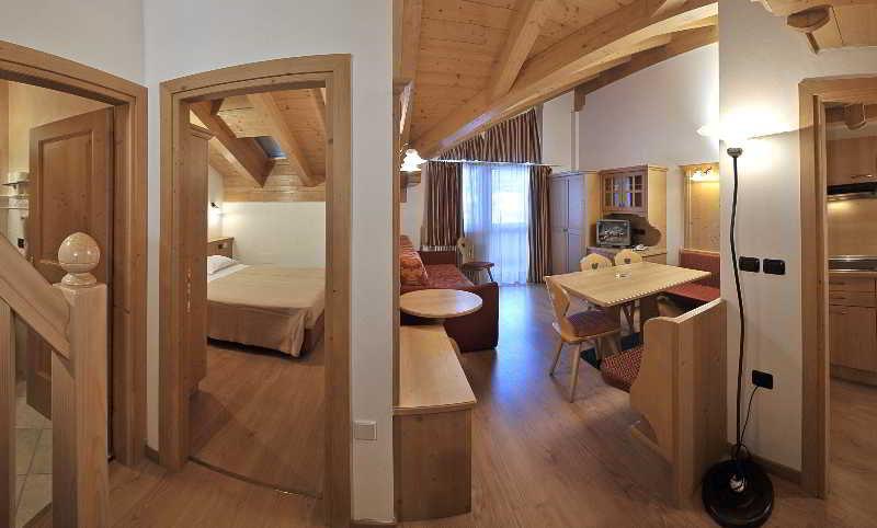 Residence Pez Gajard San Martino Di Castrozza Buitenkant foto