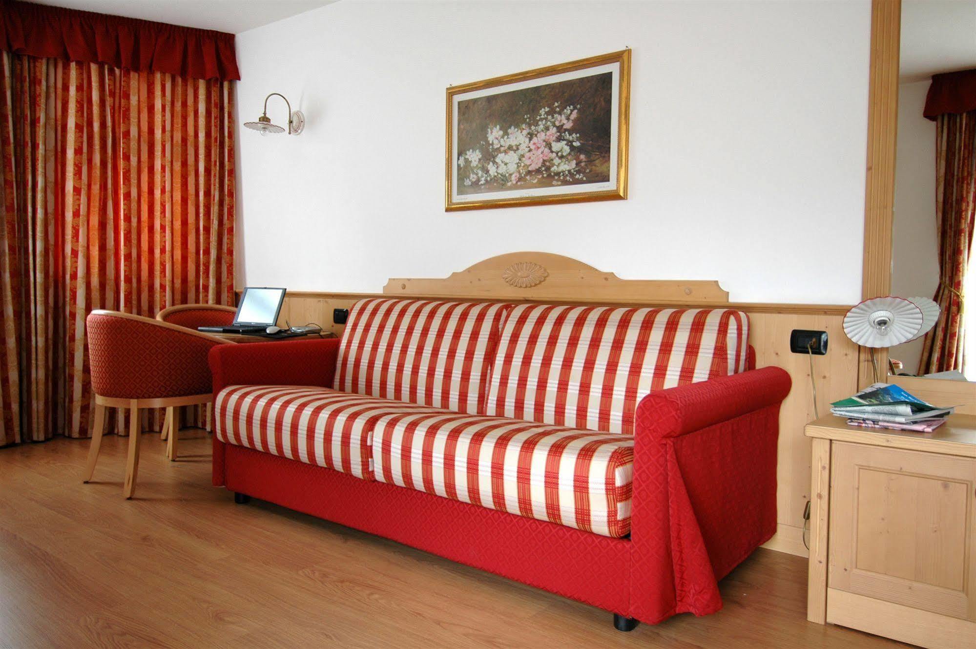 Residence Pez Gajard San Martino Di Castrozza Buitenkant foto