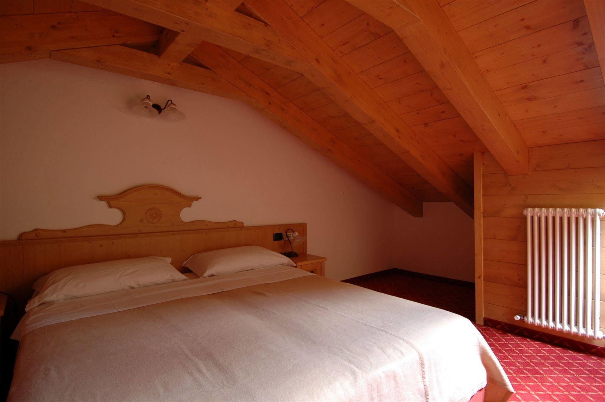 Residence Pez Gajard San Martino Di Castrozza Buitenkant foto