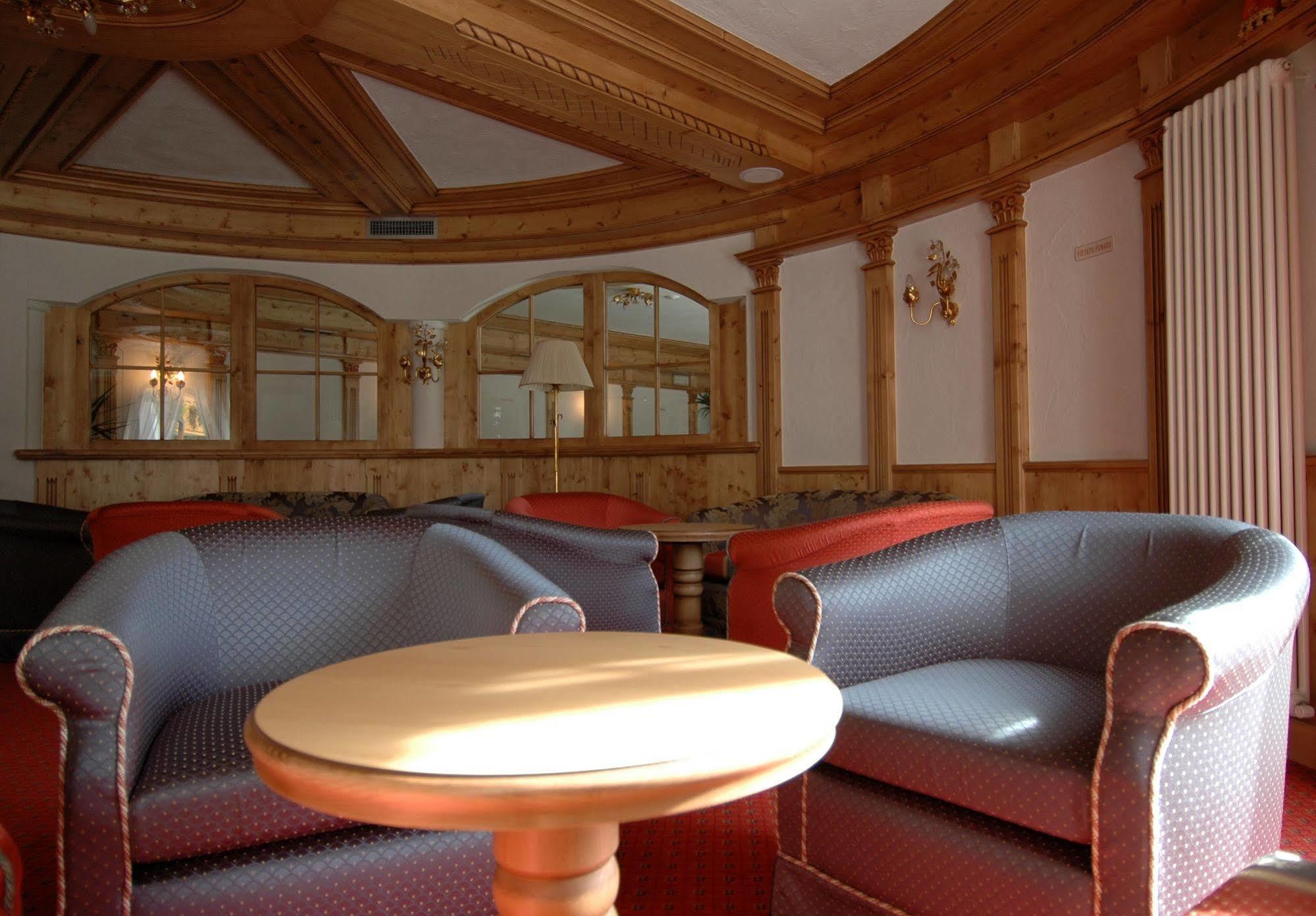 Residence Pez Gajard San Martino Di Castrozza Buitenkant foto