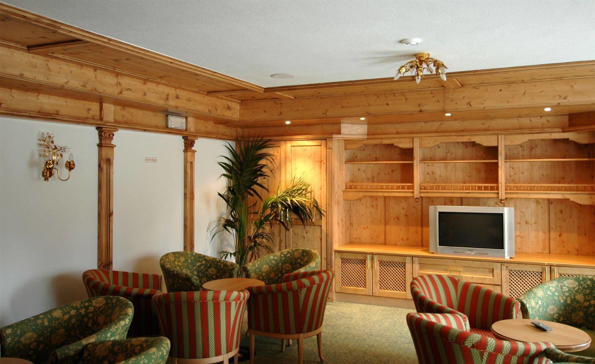 Residence Pez Gajard San Martino Di Castrozza Buitenkant foto